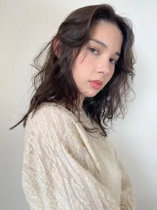 ミディアム カラー 🩰オリーブ/ ベージュ松本咲花🩰のヘアスタイル