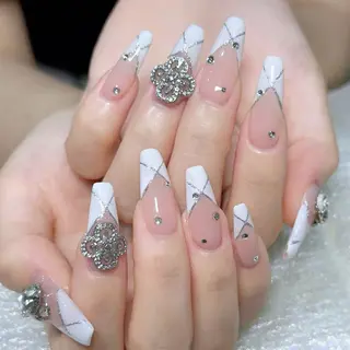 ネイル Queens 榊 まおのネイルデザイン