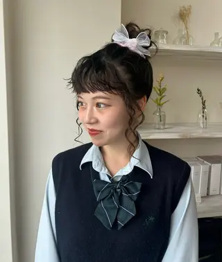 ロング Maho/海外 レイヤー/ハイトーンのヘアスタイル