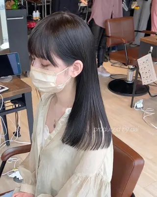 セミロング カラー レイヤー/顔周り /透明感🩶高橋大のヘアスタイル