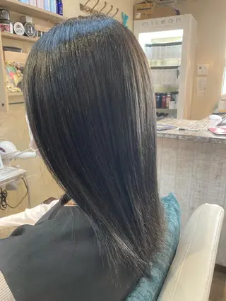 セミロング 美容歴１８年以上🌈 山口のヘアスタイル