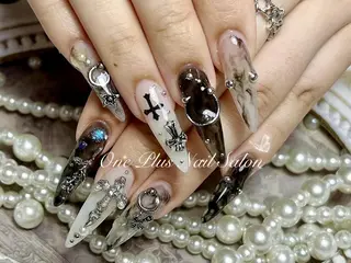 ネイル One Plus Nail Salonのネイルデザイン