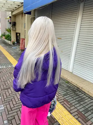 ロング Moana Lua所属・ブリーチカラー🩵 YUANのヘアスタイル