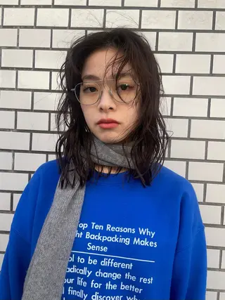 ミディアム カラー mio ／ハイトーンのヘアスタイル