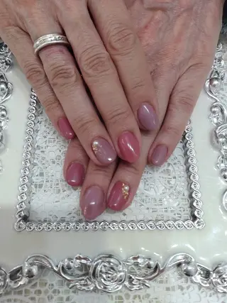 ネイル エステとネイル ローズコンフォートのネイルデザイン