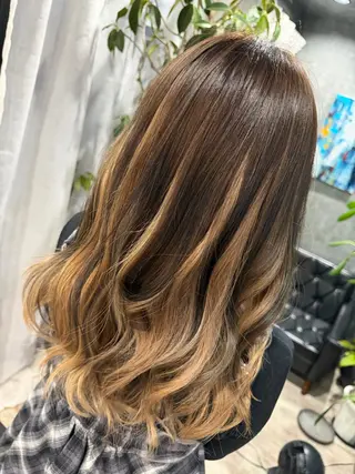 ロング カラー ヘアアレンジ glac所属・glac 當田のヘアスタイル