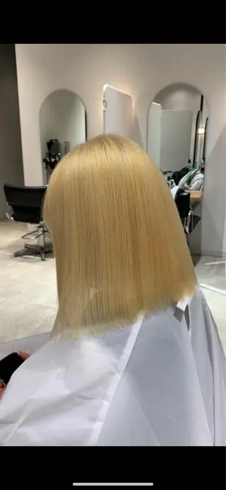 ミディアム カラー サロウィン(SALOWIN)原宿iori店所属・れい🫧 ハイトーン特化のヘアスタイル