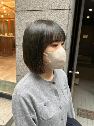 ショート カラー ノイシキ サキのヘアスタイル