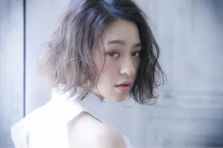 ミディアム カラー パーマ 奥田 千尋のヘアスタイル