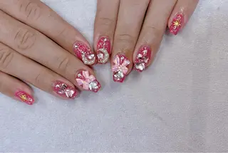 ミディアム R NAILSALONのネイルデザイン
