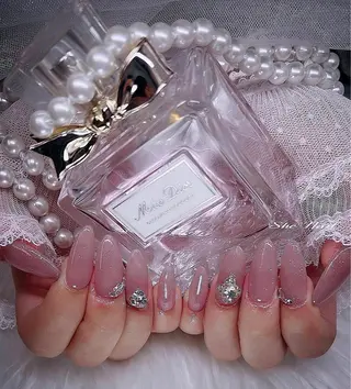 ネイル She   Nail所属・ISA_ BELLAのネイルデザイン