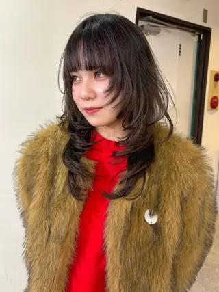 ロング カラー mizuki/ピンク ベージュ.レイヤーのヘアスタイル