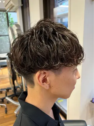 ショート パーマ メンズ メンズカット✂️ スキンフェード伊藤陸のヘアスタイル