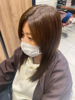 セミロング カラー テシロギ セイナのヘアスタイル