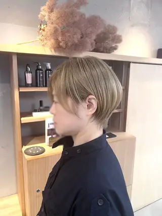 ショート Ashe　oleng所属・オモヤ ウタノのヘアスタイル