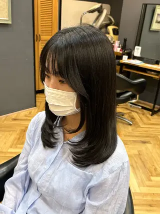 セミロング 佐久間 凪沙のヘアスタイル
