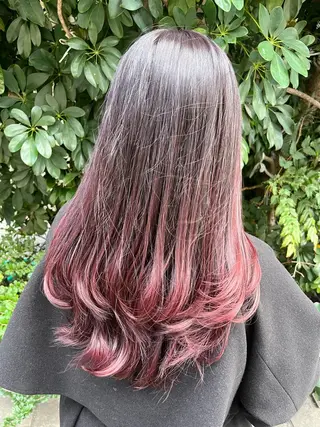 ロング カラー 浦川 麗美のヘアスタイル