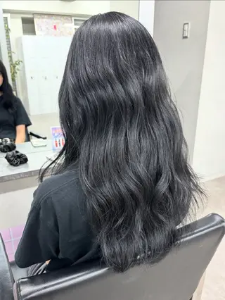 ロング カラー 長谷川 日南のヘアスタイル