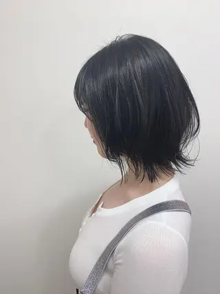 ショート カラー 色白に見える暗髪 梅田・増田のヘアスタイル