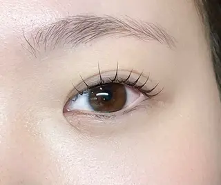 カールつけながらぱっちり🪽
ナチュラルに可愛くしたい方におすすめです🫶🏻 | nerine博多 mizuho