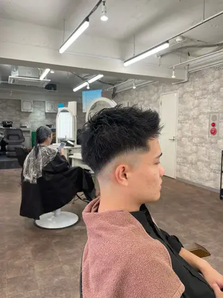 メンズ フェードパーマ 新倉幸之助のヘアスタイル