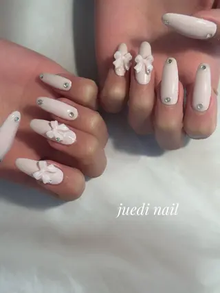 ネイル juedi nail(木曜日のネイル)所属・juedi nail 〜木曜日のネイル〜のネイルデザイン