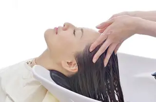 セミロング 平川 かなこのヘアスタイル