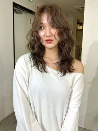 セミロング カラー mizuki/ピンク ベージュ.レイヤーのヘアスタイル