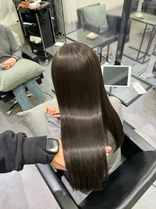 ロング カラー elu by AHNKISM所属・艶髪/ 透明感カラーのヘアスタイル