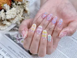 ミディアム カラー ネイル Lea NAILsalon所属・Le’a NailSalonのネイルデザイン