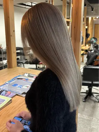 カラー lit［リット］所属・大西 翔のヘアスタイル