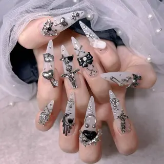 ネイル UMI ネイルサロン新宿🎀のネイルデザイン