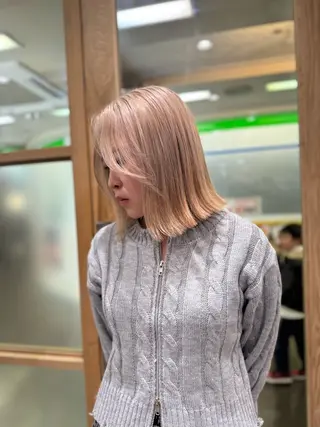 ショート カラー 💛艶感ハイトーン/ ブリーチ縮毛💛のヘアスタイル