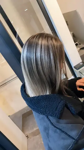 ショート カラー 難波ブリーチカラー 伊藤洋輝のヘアスタイル