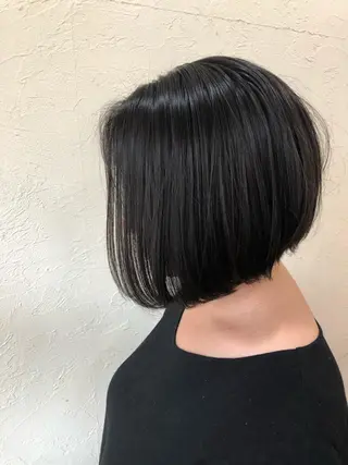 ショート カラー ENIF ヤマグチアツコのヘアスタイル