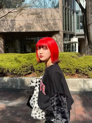 ショート カラー 梅田ハイトーン チダ ヒナノのヘアスタイル