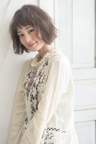 ミディアム カラー 三好 麻美のヘアスタイル