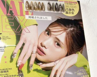 Ray. ／綺麗目ニュアンスのネイルデザイン