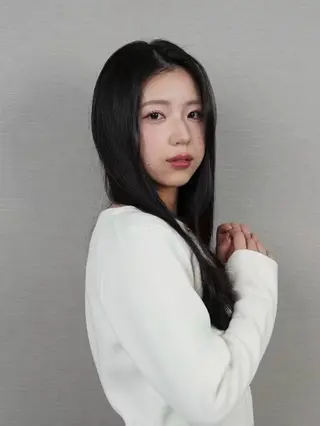 カラー 🟣niw SHUNNA🟣のヘアスタイル