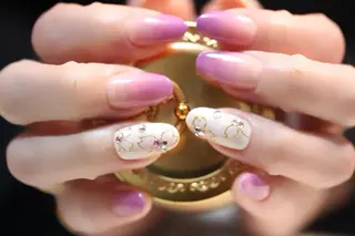 ネイル ママリンド　志村坂上店所属・しみ えんのネイルデザイン