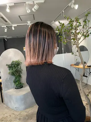 ミディアム 岸川 恭子のヘアスタイル