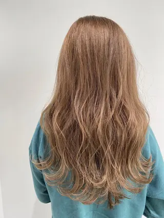 ロング カラー ヘアアレンジ IVY joure Suzu.のヘアスタイル