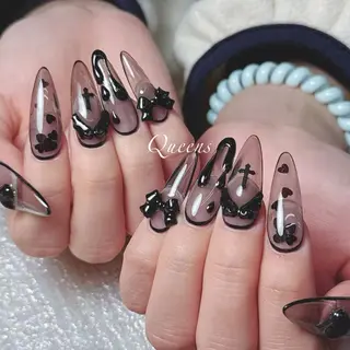 ネイル Queens テイのネイルデザイン