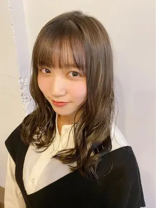 セミロング カラー 村田 奈月のヘアスタイル