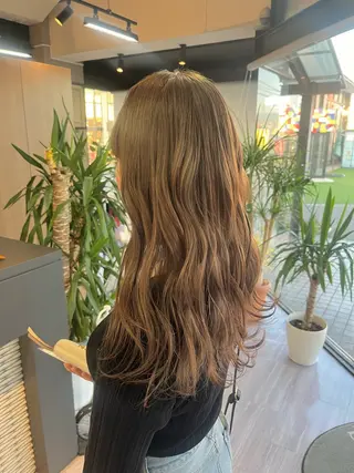 ロング alu所属・alu yuinaのヘアスタイル