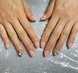 ネイル VIERU 🌈🎀💖のネイルデザイン