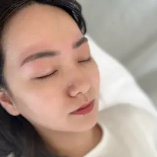 アイブロウ ulu 眉毛ハーブ毛穴肌改善の眉毛・アイブロウイメージ