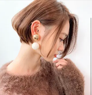 ミディアム カラー くすみミルクティー／ ブラウン🪡TOWAのヘアスタイル