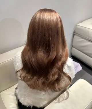 カラー なな ハイトーン/艶髪✨️のヘアスタイル