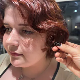 ショート カラー illatos サヤナのヘアスタイル